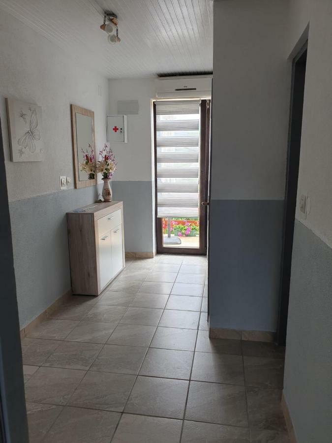 סמולג'אנאק Apartman Laura מראה חיצוני תמונה